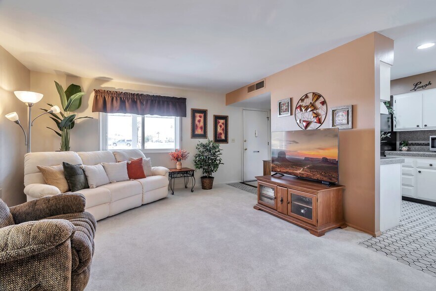Building Photo - 10113 W Pebble Beach Dr