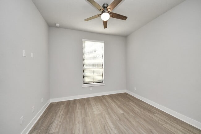 Building Photo - 1710 McCrae Hill Ct