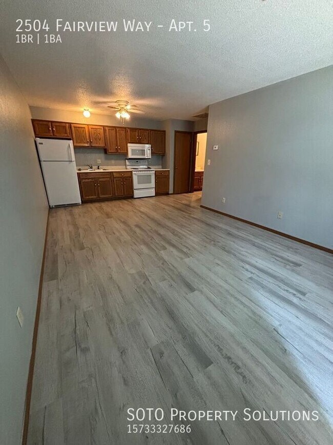 Building Photo - 2504 Fairview Way