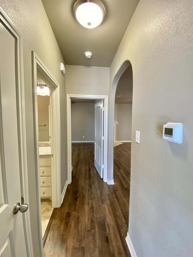 Building Photo - 7810 86th St