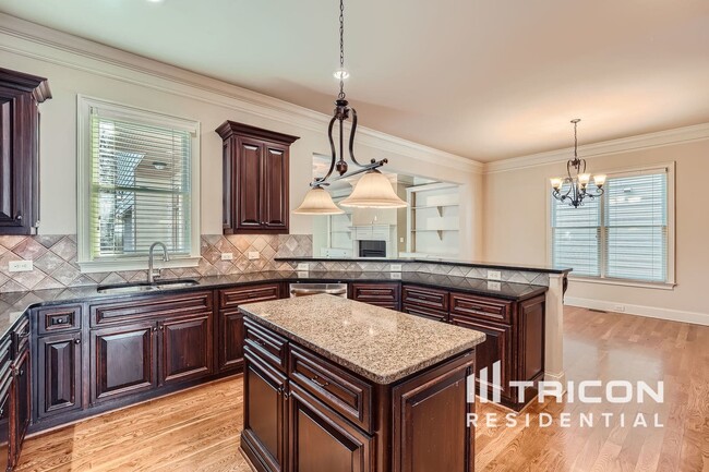 Building Photo - 3893 Ridge Grove Way