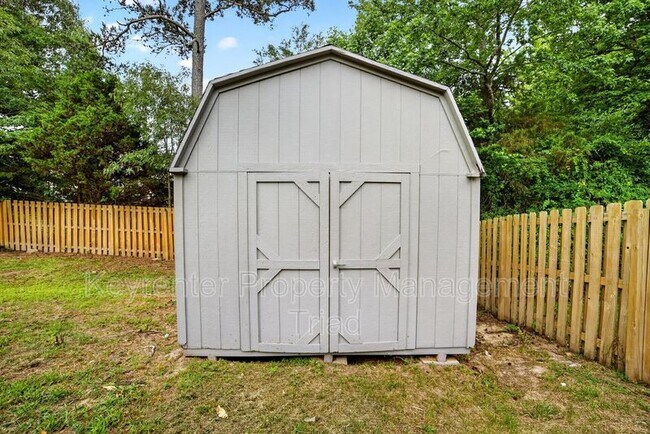 Building Photo - 1153 Hawick Dr