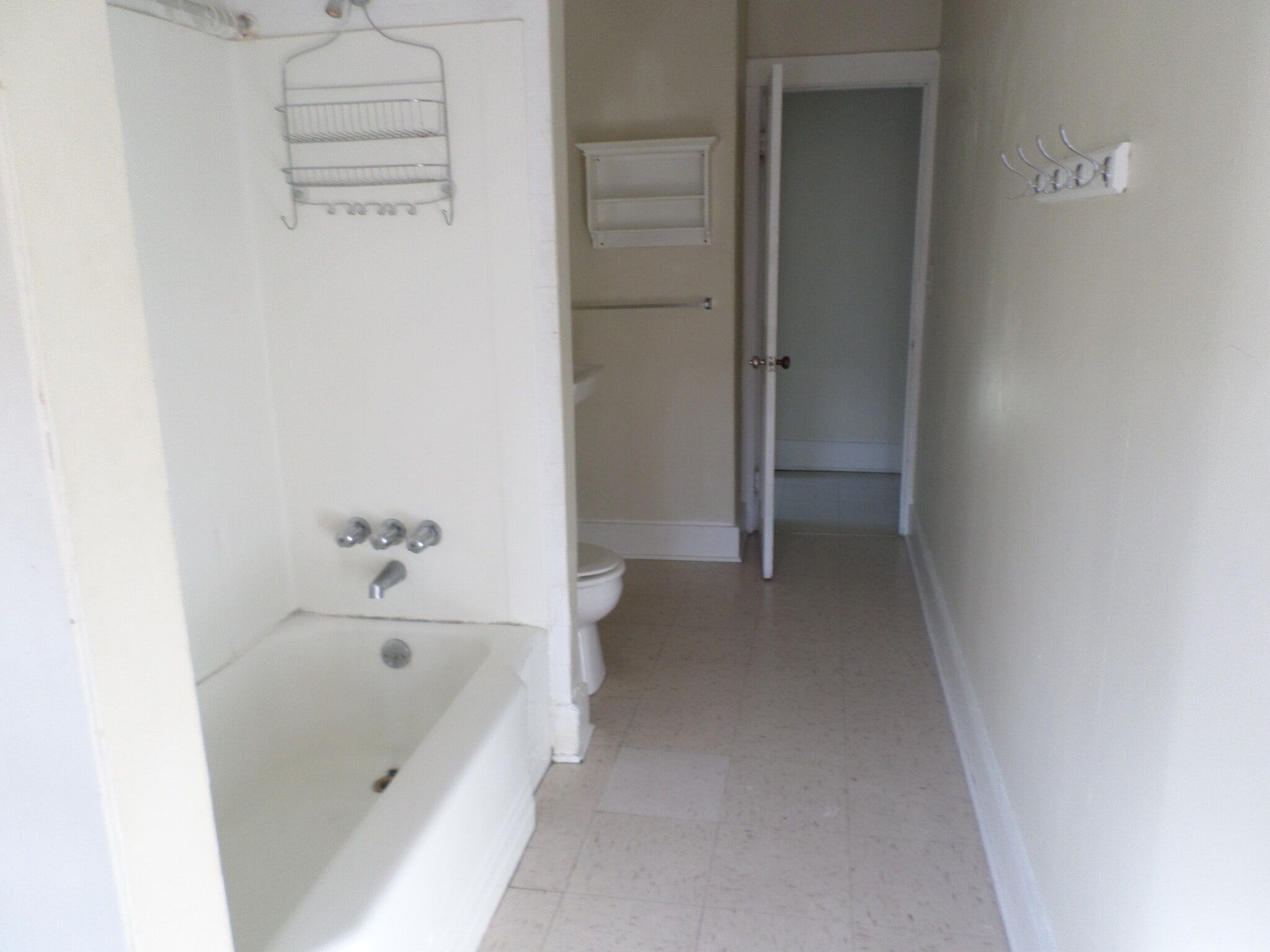 Building Photo - 128 Colchester Ave