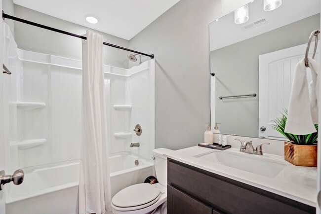 Building Photo - Legacy Executive Retreat | Modern 2BR Townhome for Professionals & Extended Stays