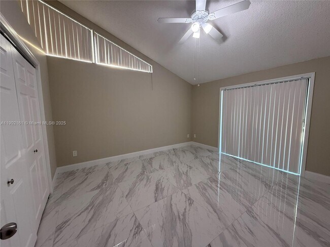 Building Photo - 5416 Eagle Lake Dr