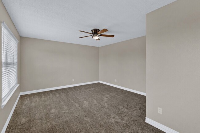 Building Photo - 6205 Winnebago Ct
