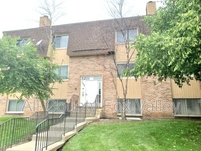 Building Photo - 152 S Waters Edge Dr