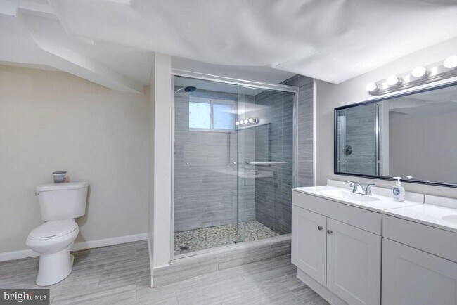 Building Photo - 504 Capitol Heights Blvd