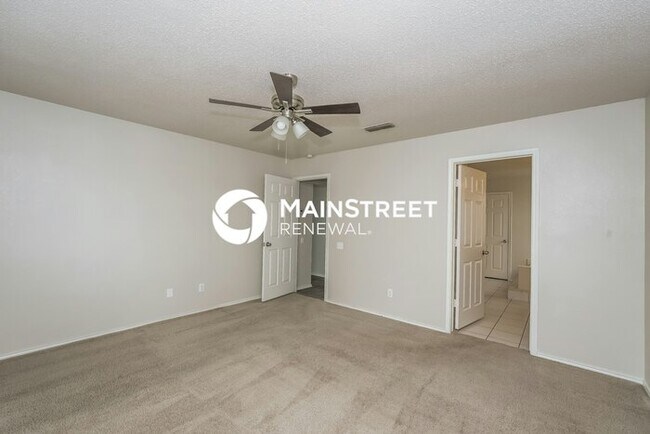 Building Photo - 4 Bedroom Pet-Friendly Home in FORT WORTH,...