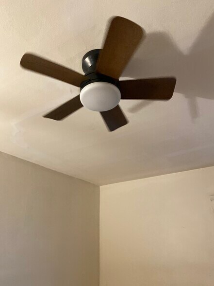 bedroom ceiling fan - 2041 Elbur Ave