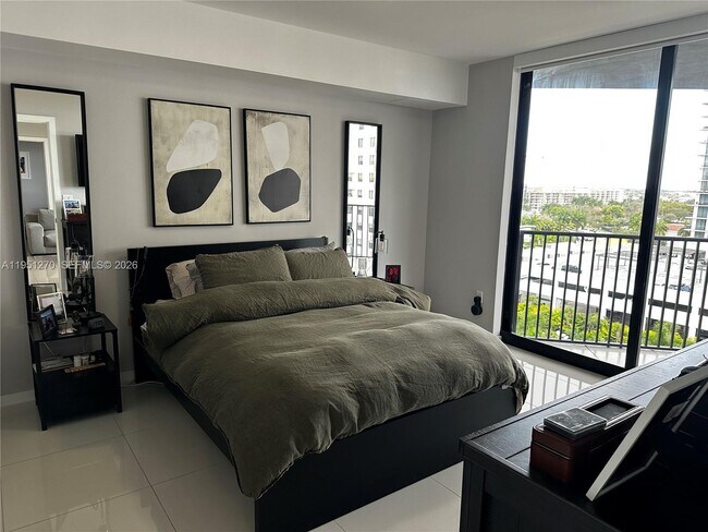 Building Photo - 5252 NW 85th Ave