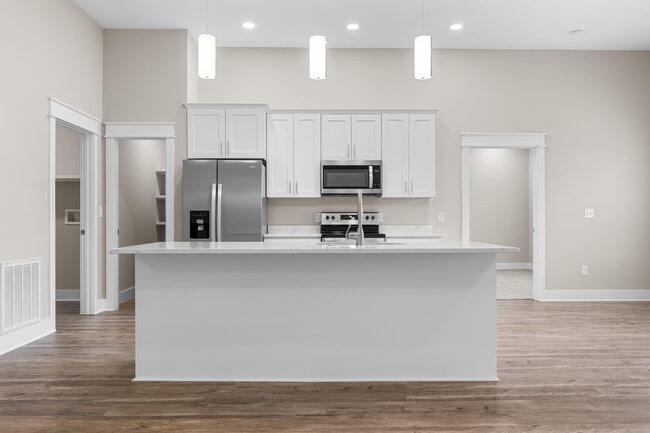 Building Photo - 5 Romana Ln