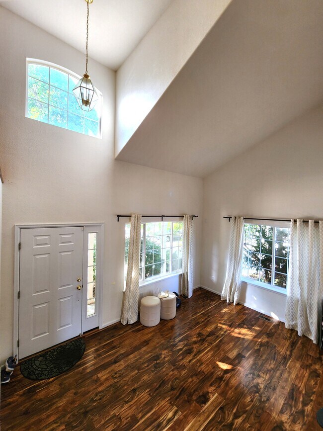 Building Photo - 13628 Plaster Cir