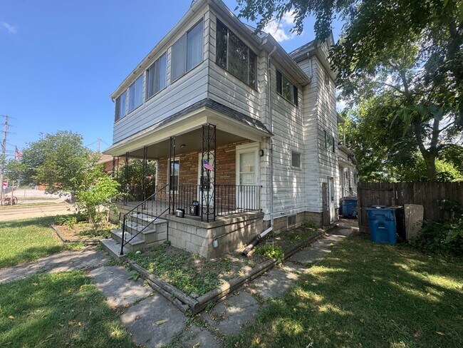 Building Photo - 407 Idaho Ave