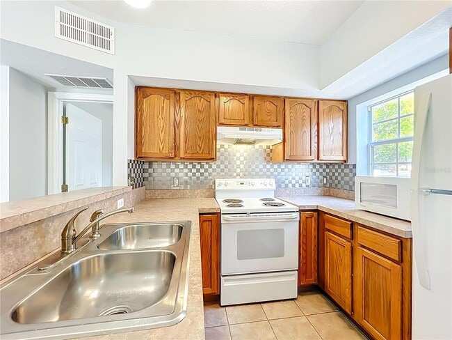 Building Photo - 3101 E Washington St