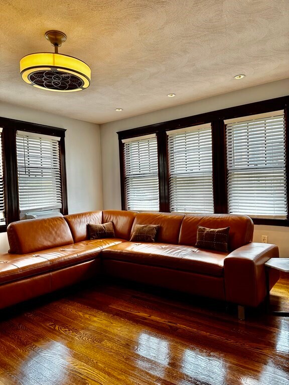 Building Photo - 2 Blakeville St