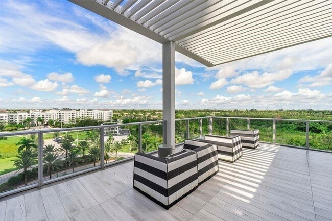 Building Photo - 2000 Metropica Wy