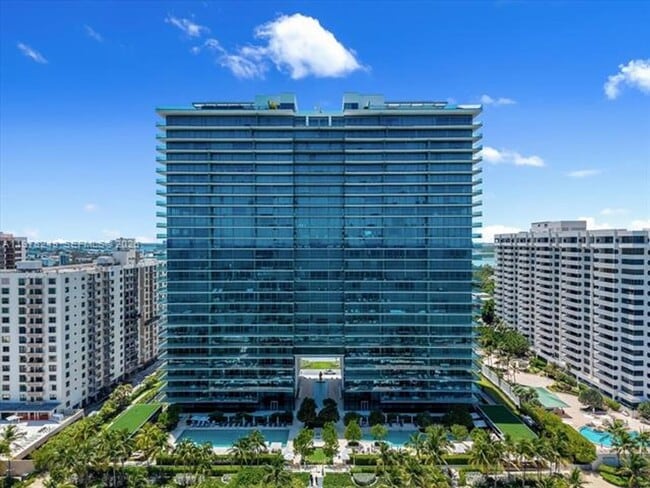 Building Photo - 10201 Collins Ave