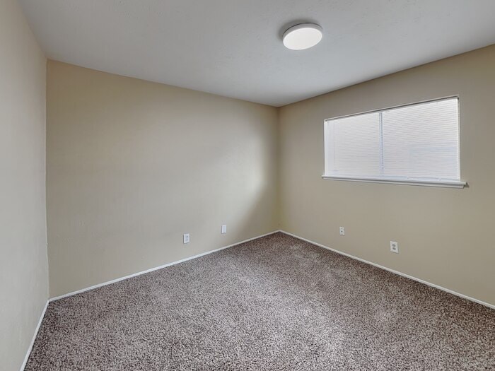 Building Photo - 1517 Camelia Dr