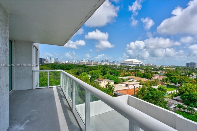 Building Photo - 1871 NW S River Dr