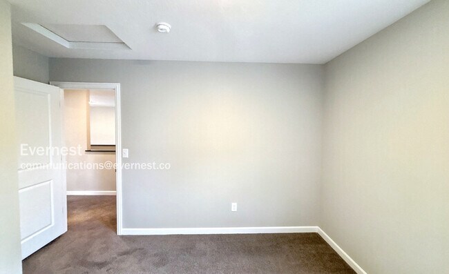 Building Photo - 6149 Jadwinn Dr