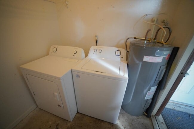 Building Photo - 1264 Ocala Rd