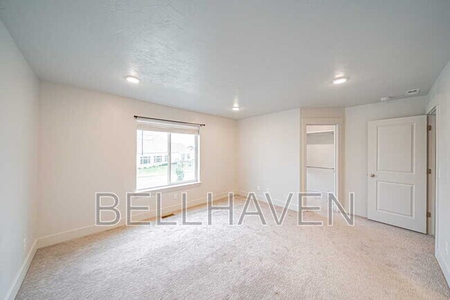 Building Photo - 651 S 2400 W