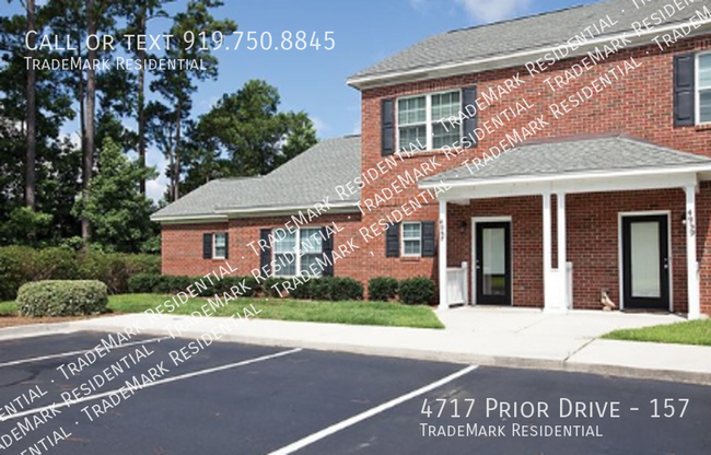 Building Photo - 2 Bedroom 1.5 Bath Townhome in Pleasant Gr...