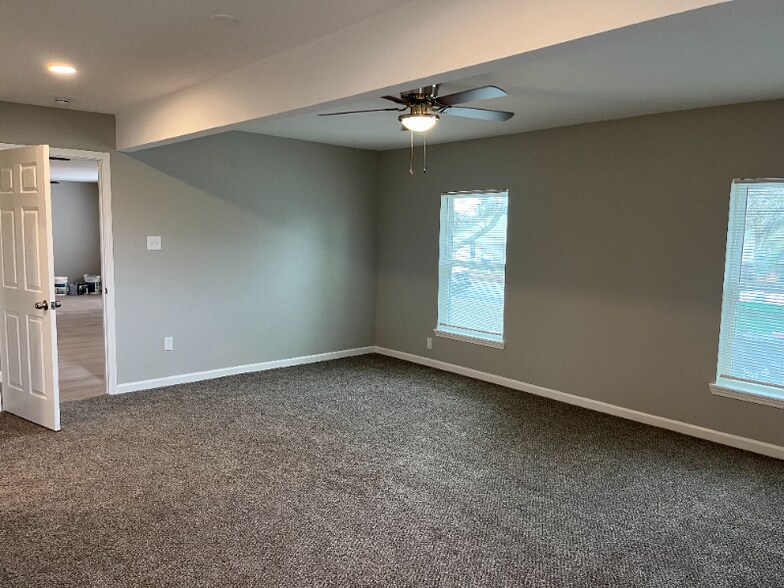 Building Photo - 606 Matchett St