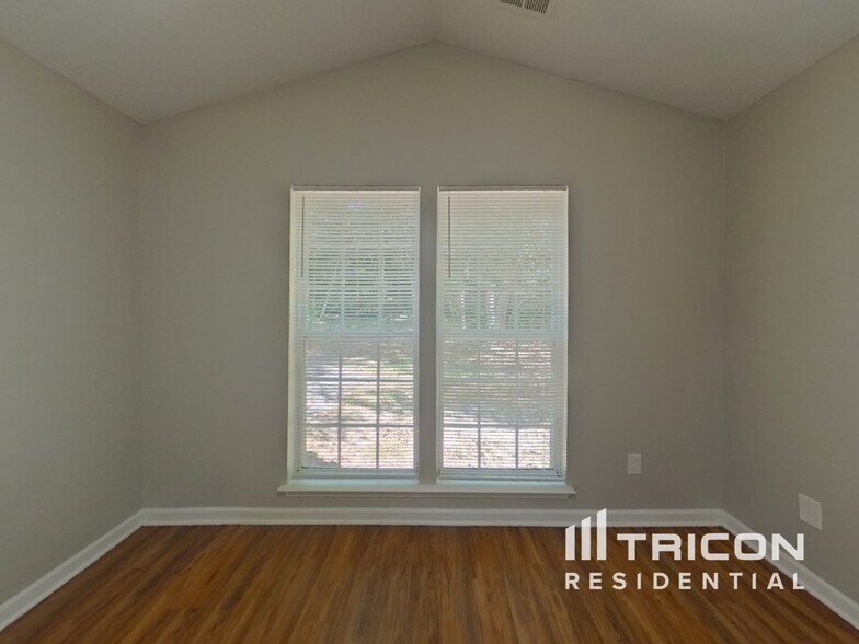 Building Photo - 8623 Treyburn Dr