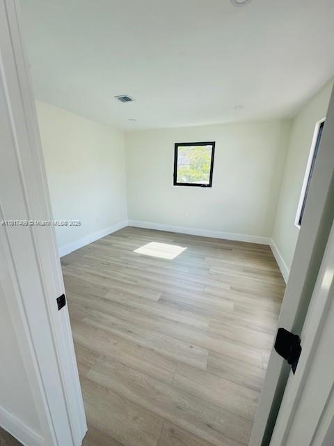 Building Photo - 905 SW 13th Ct