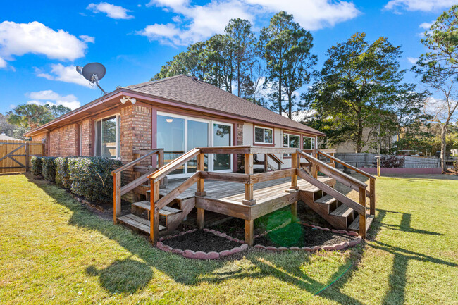Building Photo - 3876 Paradise Bay Dr