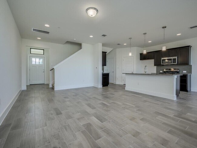 Building Photo - 12327 Maypole Bend