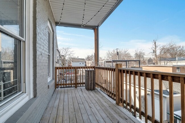 Building Photo - 3208 W Wabansia Ave