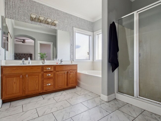 Building Photo - 7733 W Southgate Ave