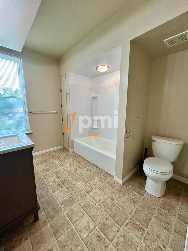 Building Photo - 1302 2nd St