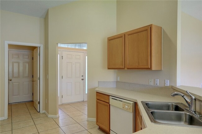 Building Photo - 113 Drake Way