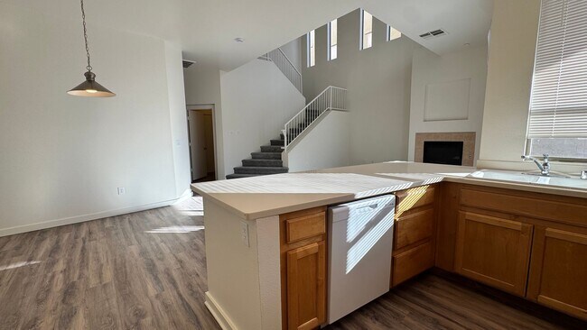 Building Photo - Clean & Comfortable Home in North Las Vegas