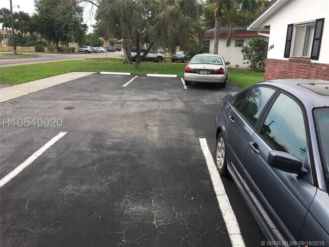 Building Photo - 1708 N 16th Ave