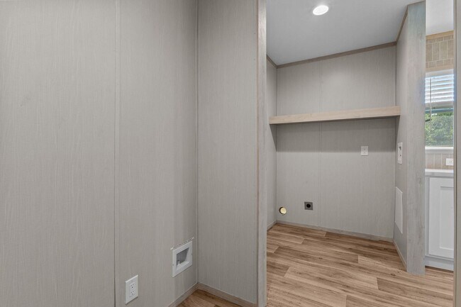 Building Photo - New build home on a spacious lot!