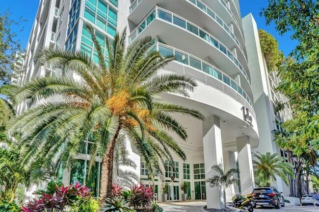 Building Photo - 951 Brickell Ave