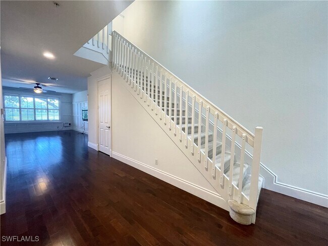 Building Photo - 1370 Mariposa Cir