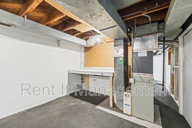 Building Photo - 3501 Redick Ave