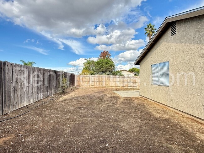 Building Photo - 10946 Decatur Rd