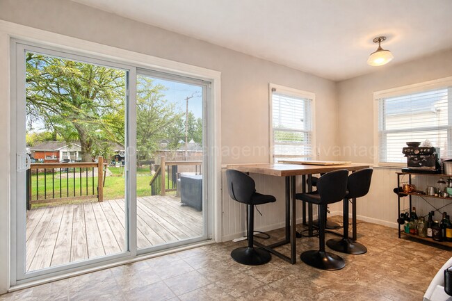 Building Photo - Bright and Renovated Near Downtown Royal Oak