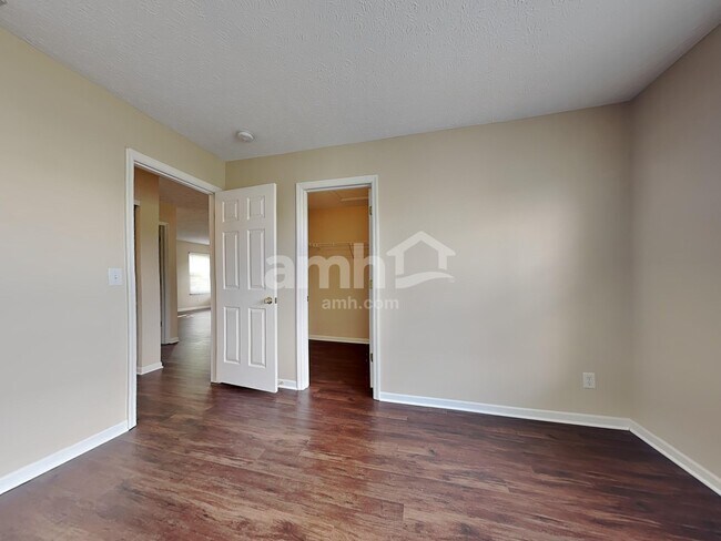 Building Photo - 3455 Lakebrook Ct