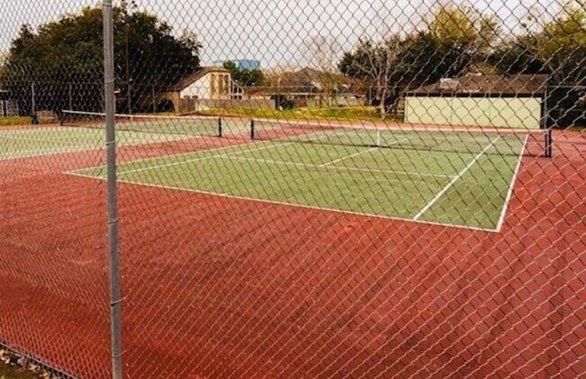 Building Photo - 12800 Briar Forest Dr