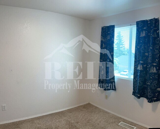 Building Photo - SILVERDALE - 4BED 3 BATH HOME HEART OF SILVERDALE