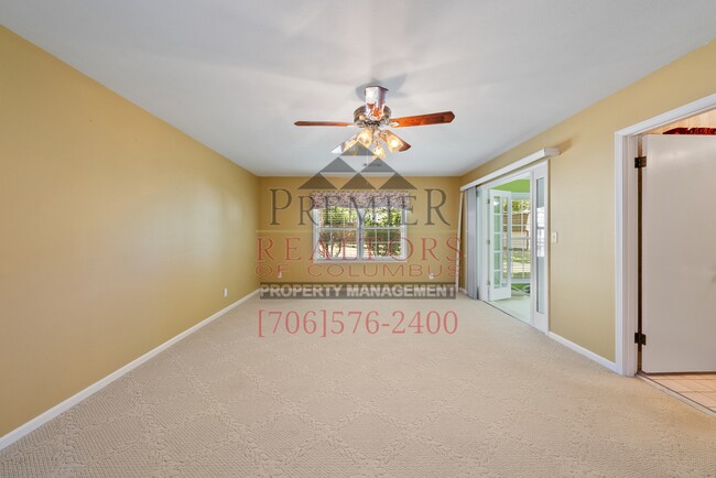 Building Photo - 2335 Nottingham Dr