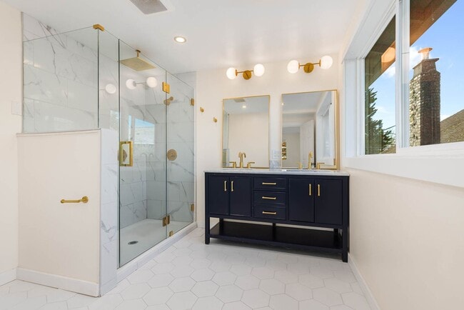 Building Photo - 2708 S Judkins St